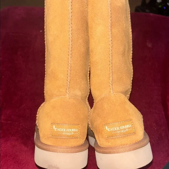 Women’s Koolaburra Chestnut Suede Boots - Picture 3 of 8